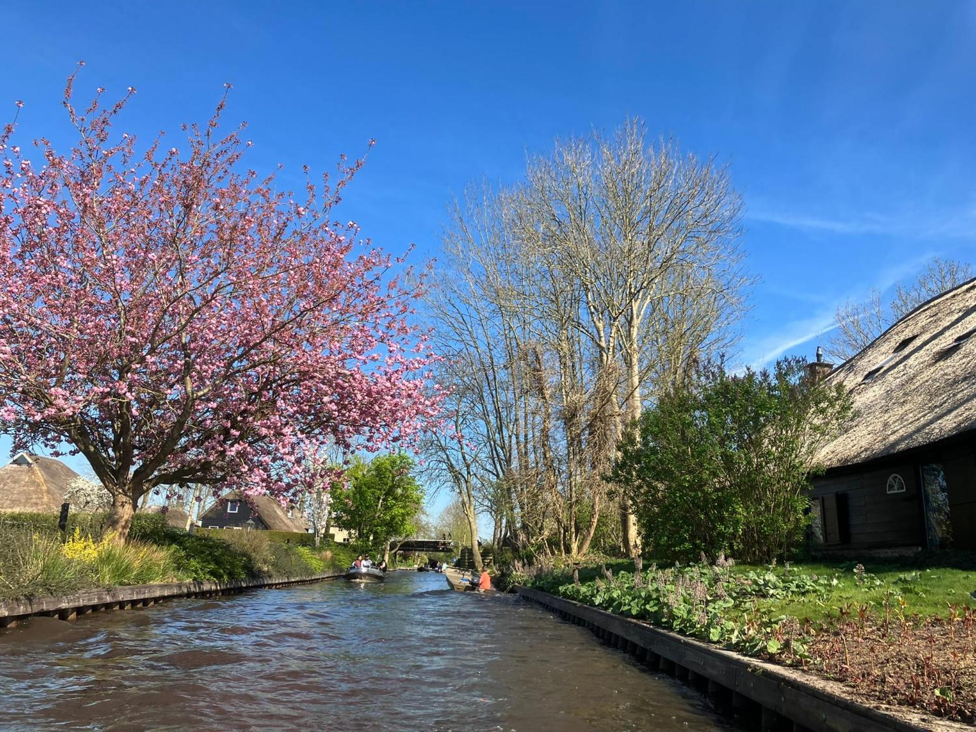 Oasis Giethoorn Villa Exterior photo